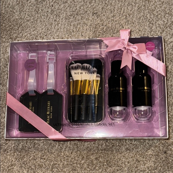 Isaac Mizrahi New York Travel Set with Pink Accent - Picture 1 of 2